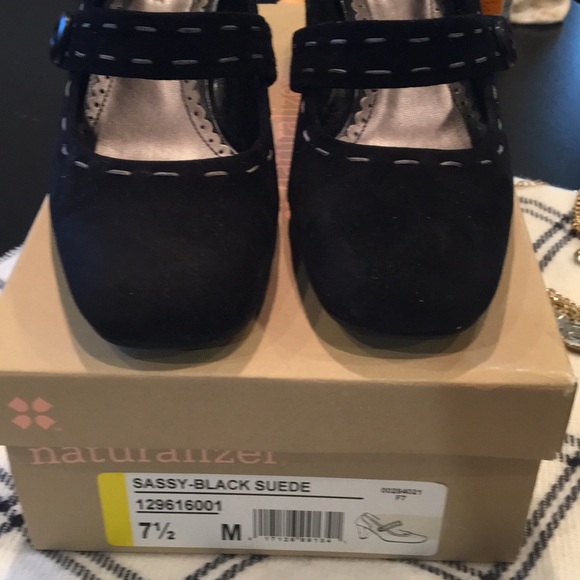 Naturalizer black sassy suede stitched pumps - Picture 2 of 5